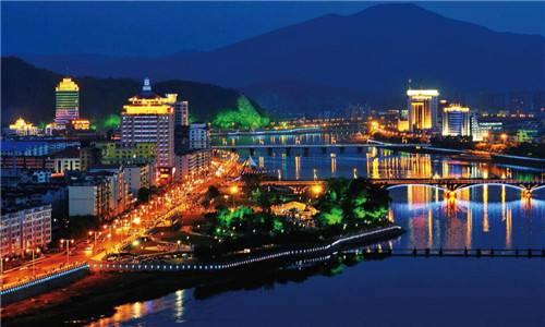 通化之地，天地之精华，人文之胜境的诗意颂赞